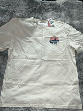 Vineyard Vines Cream Tee with Pink Sunset Graphic